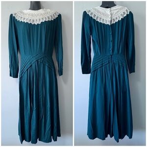 Vinatage x Katie Lee Elegant Teal Long Sleeve Dress with Lace Detail padded
